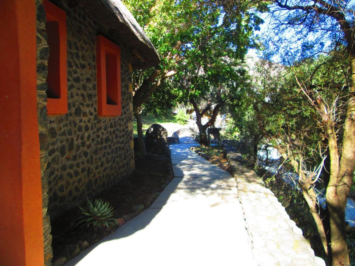 Liphofung Cave, Chalets 호텔 Butha-Buthe 외부 사진